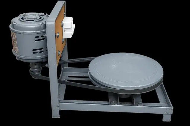 KE-PW pottery wheel showing belt drive and motor — studio catalogue shot
